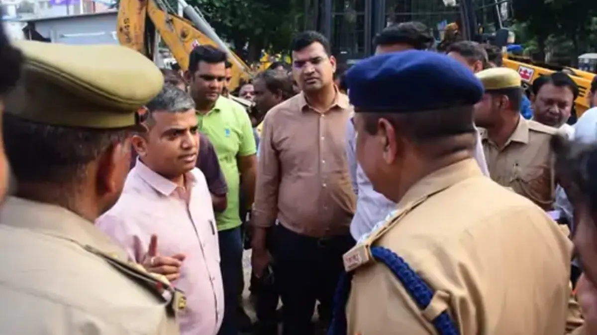 प्रयागराज में सीएम ग्रिड योजना के कामों का निरीक्षण